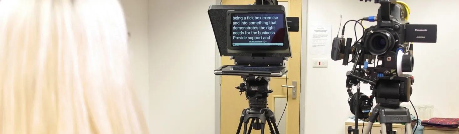 Using a Teleprompter for a corporate video 01